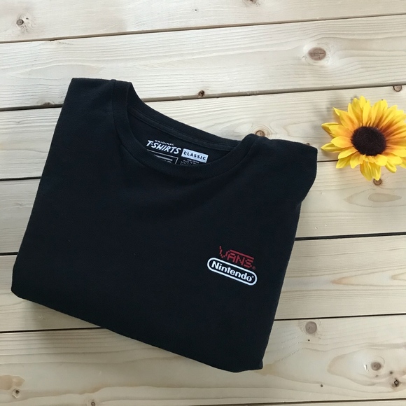 Vans Other - VANS Nintendo Long Sleeve Top